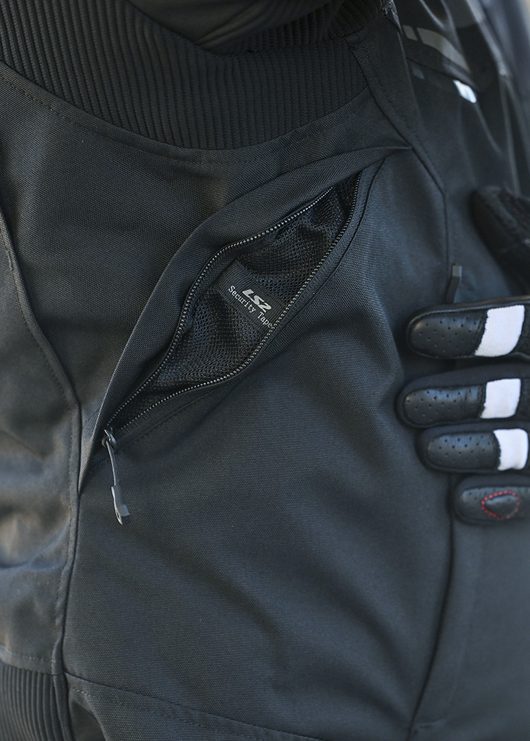 773x1080 APEX detalles 3 Under arm ventilation system